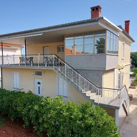 Apartment Hrzic Malinska Exterior foto