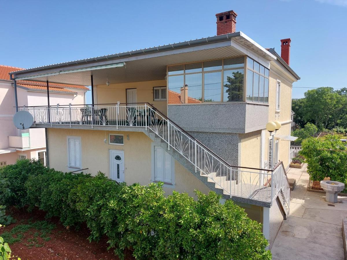 Apartment Hrzic Malinska Exterior foto