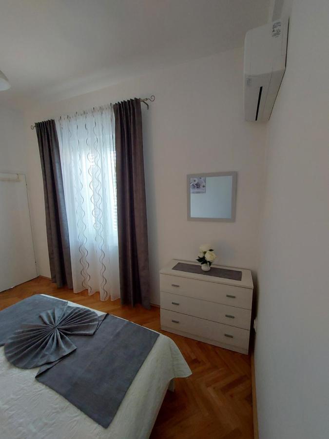 Apartment Hrzic Malinska Exterior foto
